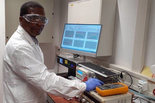 Prof. Alexander Willoughby characterizing a dye-sensitized solar cell using a solar  simulator